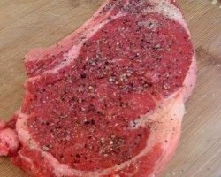 Seasoned_rib_eye